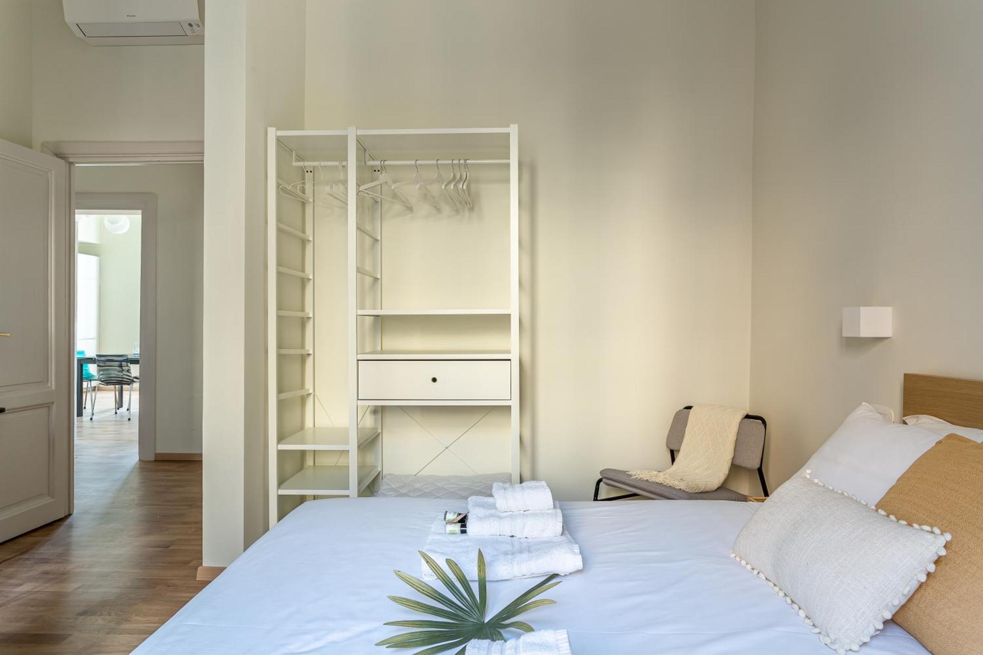 Apartment Iflat Vatican New Bright & Comfy 3 Bedroom Rom