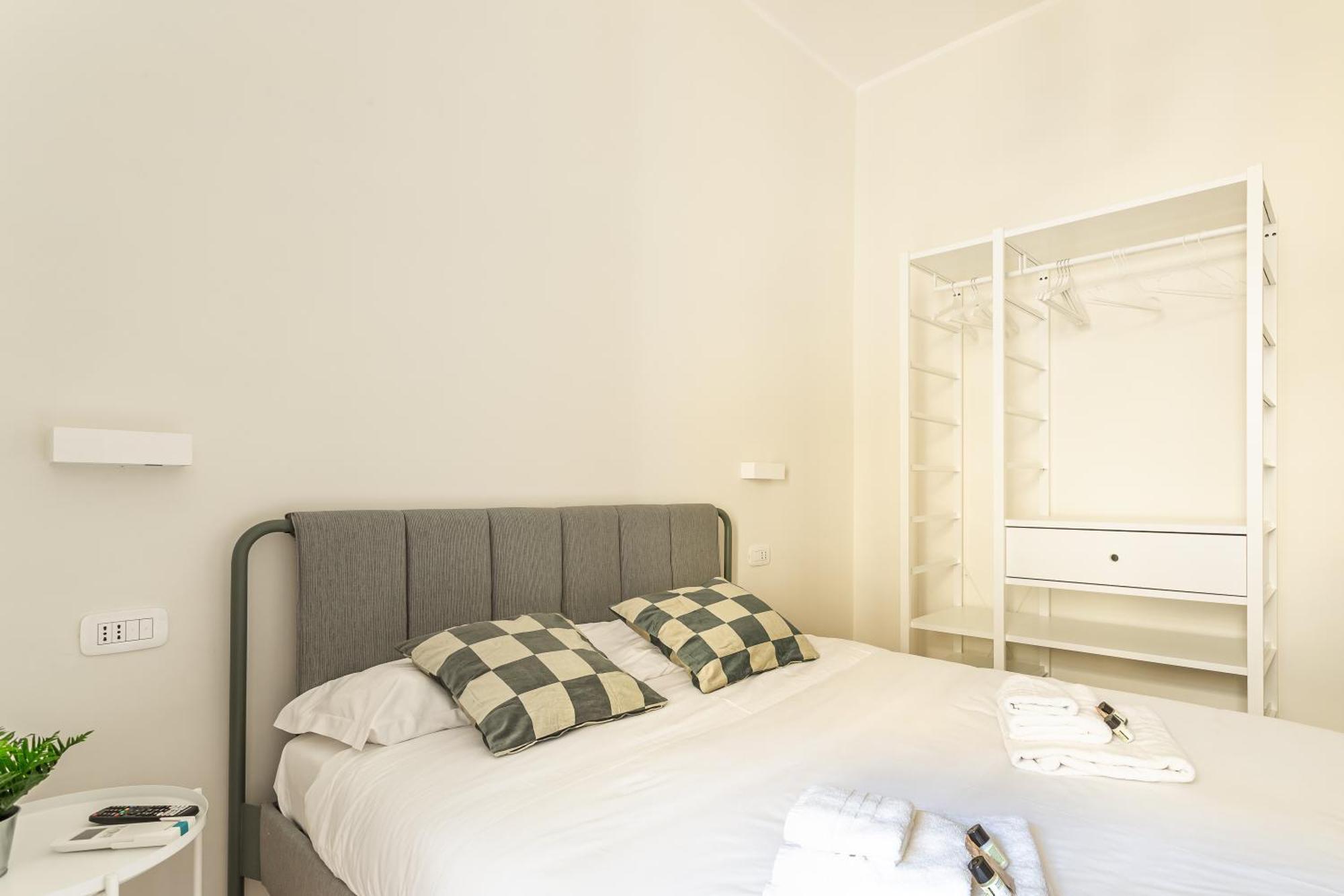 Apartment Iflat Vatican New Bright & Comfy 3 Bedroom Rom